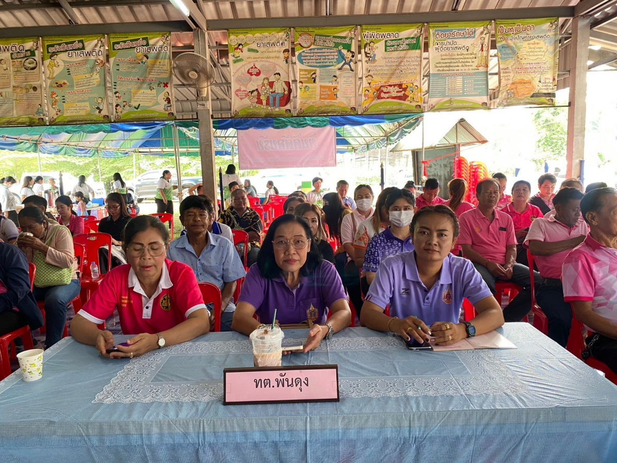 อบต.ขามทะเลสอ ดำเนินกิจกรรมประชาสัมพันธ์ MOI Waste  Bank Week มหาดไทยปักธงประกาศความสำเร็จ 1 องค์กรปกครองส่วนท้องถิ่น 1 ธนาคารขยะ โดยมีการ Kick off การขับเคลื่อนธนาคารขยะ (Recyclable Waste Bank) ณ ศาลากลางบ้านโคกสะออน หมู่ที่ 6